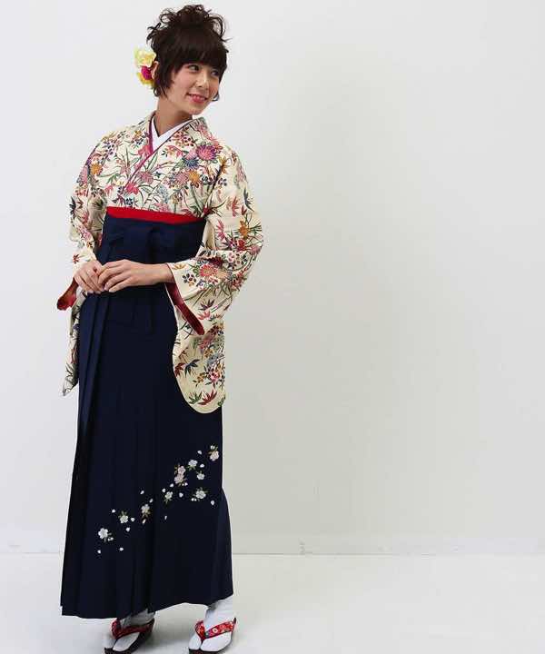 卒業式袴(アンティーク)レンタル | クリーム色地に四季の花 小紋に袴