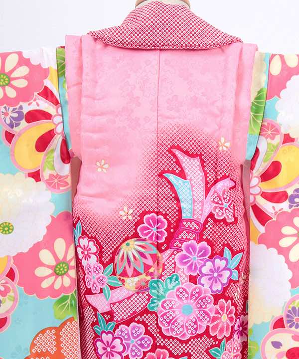 七五三(三歳)レンタル | 水色地に光琳菊とねじ梅　絞り調ピンク被布に熨斗と鞠