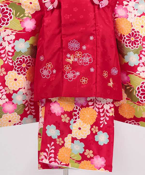 七五三(三歳)レンタル | 赤地に桜と八重菊と松文 赤被布に刺繍(a)
