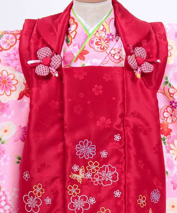 七五三(三歳)レンタル | ピンク地に桜文と季節の花々　赤被布