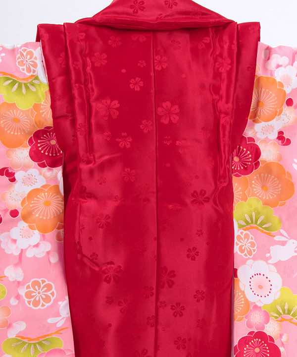 七五三(三歳)レンタル | ピンク地に梅と松文　赤被布に刺繍