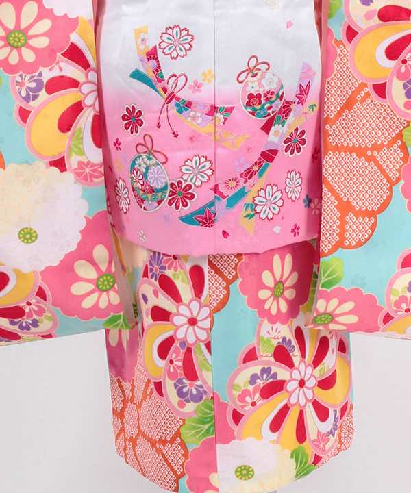 七五三(三歳)レンタル | 水色地に光琳菊とねじ梅　白×ピンク被布に熨斗と鞠