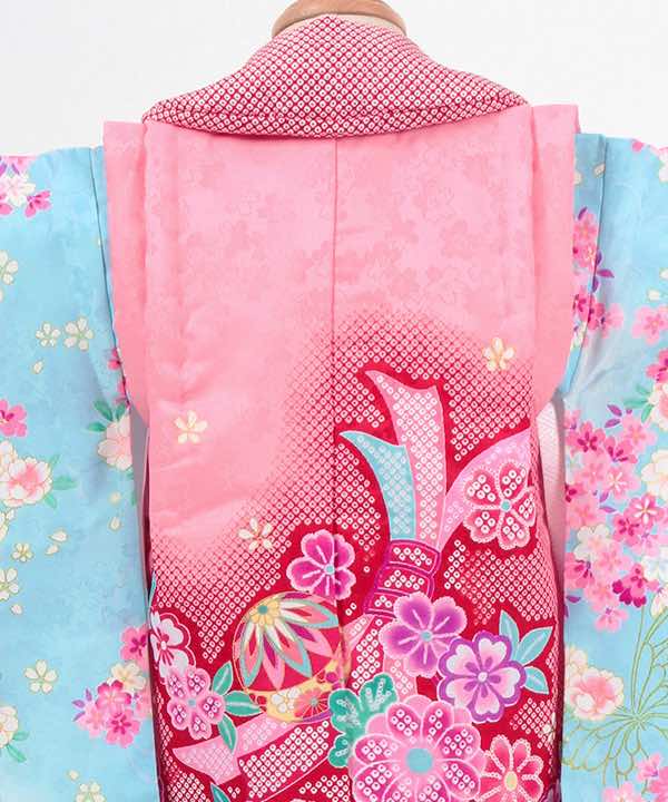 七五三(三歳)レンタル | 水色地に小花と蝶　ピンクの絞り調被布に熨斗と鞠
