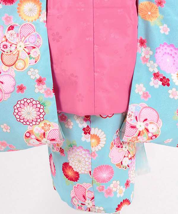 七五三(三歳)レンタル | 水色地に桜文と花々　ピンク被布に雪輪刺繍