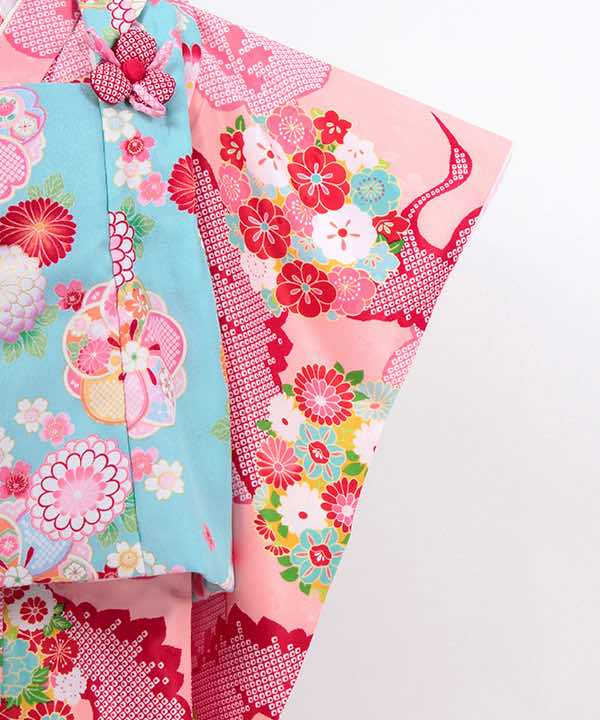 七五三(三歳)レンタル | 薄ピンク地に絞り調の梅と鶴に花丸文 水色地の被布に花々