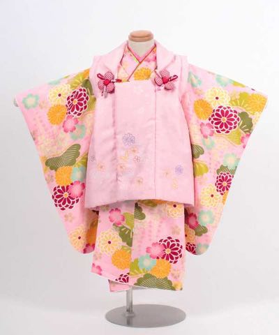 七五三(三歳) | 薄ピンク地に松と菊 小花の薄ピンク被布