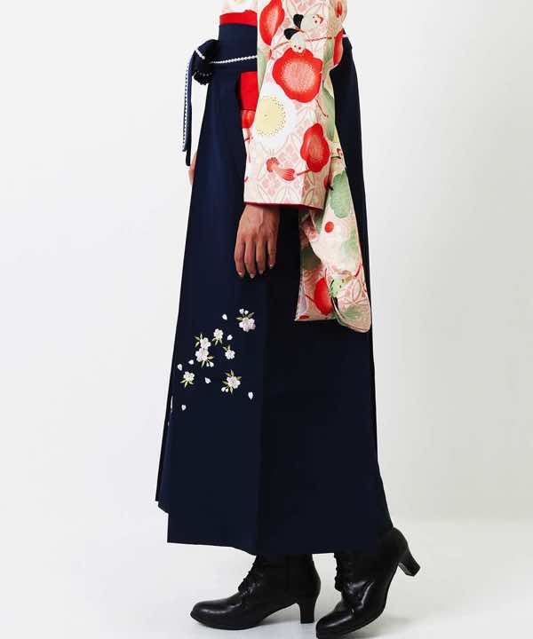 袴(単品)レンタル | 紺色桜刺繍 袴紐にパール