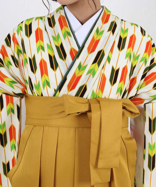 卒業式袴レンタル | 白地にオレンジと緑の矢絣 山吹袴