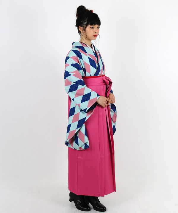 卒業式袴レンタル | 水色地に青とピンクのダイヤ柄のアーガイルチェック 濃ピンク袴