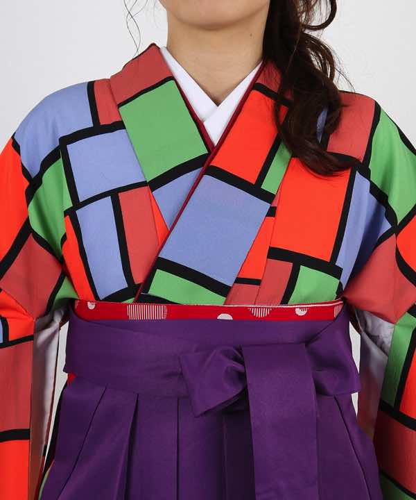 卒業式袴レンタル | 黒地に三色のタイル 紫袴