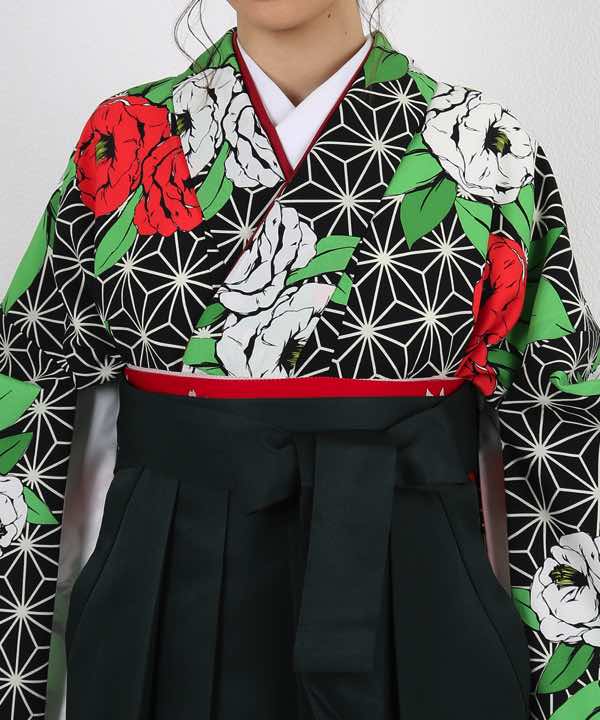 卒業式袴レンタル | 黒地に麻の葉文様 紅白の椿 深緑袴