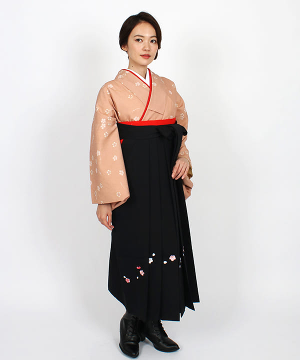 卒業式袴レンタル | 宍色に白抜き桜 黒地に桜刺繍袴 | hataori(ハタオリ)