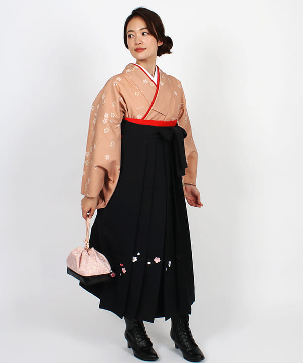 卒業式袴レンタル | 宍色に白抜き桜 黒地に桜刺繍袴