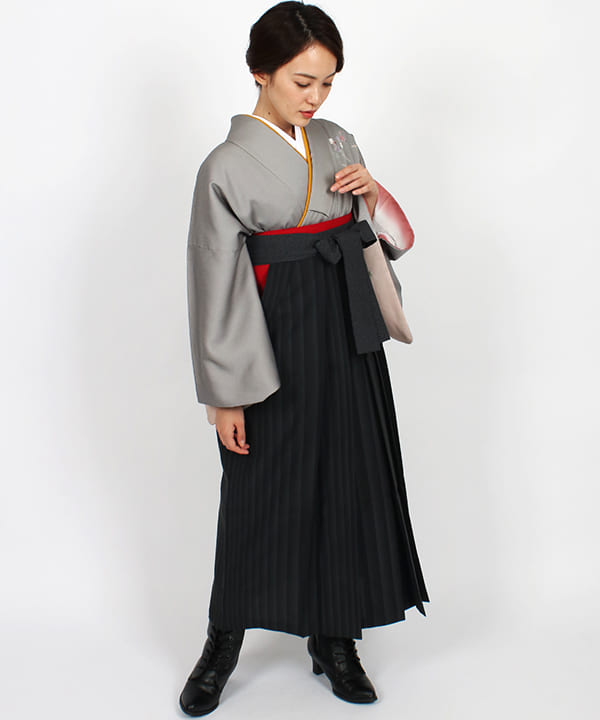 卒業式袴レンタル | グレーに小さな梅文様 黒グレー縞袴 | hataori