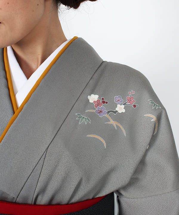 卒業式袴レンタル | グレーに小さな梅文様 黒グレー縞袴