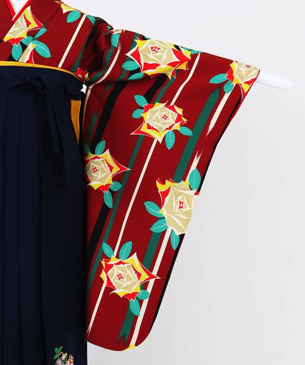 卒業式袴(小学生用)レンタル | 臙脂地に薔薇の花 刺繍入り紺袴