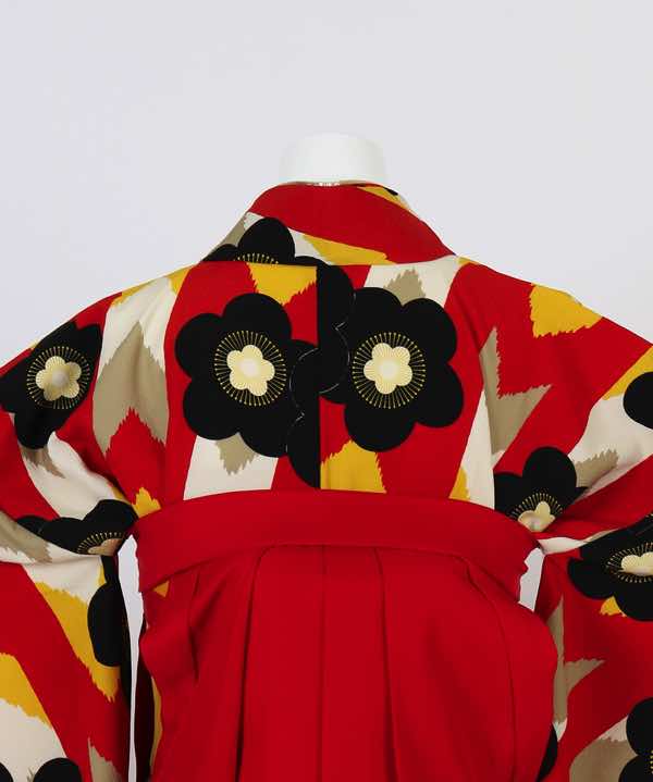 卒業式袴(小学生用)レンタル | 赤地 矢絣に梅の花 刺繍入り赤袴