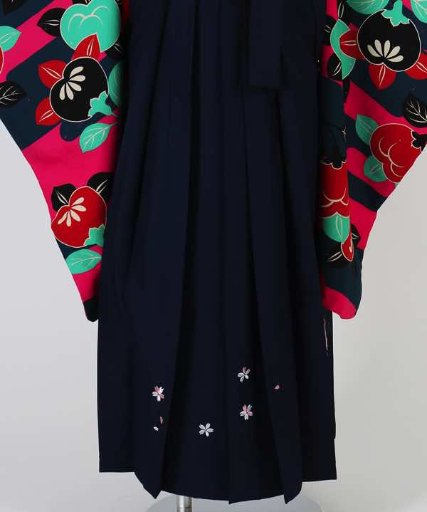 卒業式袴(小学生用)レンタル | 紺×ピンク 霞と橘 刺繍入り紺袴