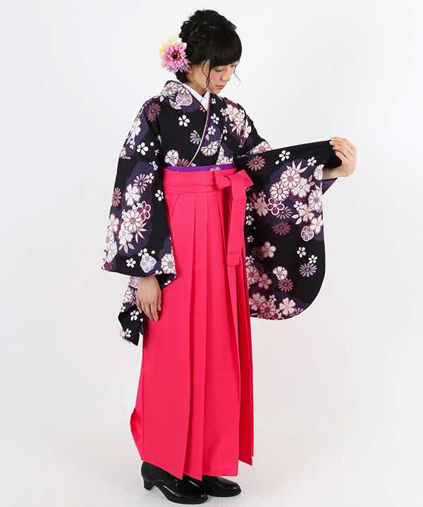卒業式袴レンタル | 濃紫地に菊と桜 濃ピンク袴