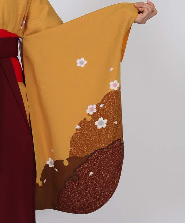 卒業式袴レンタル | 黄土色地に桜と雪輪 桜の臙脂袴