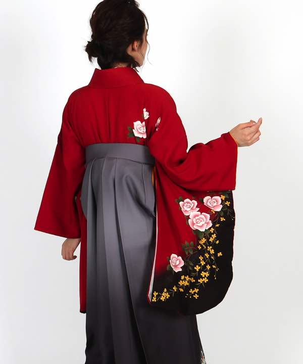 卒業式袴レンタル | 赤地に薔薇と蝶 花のグレー暈し袴