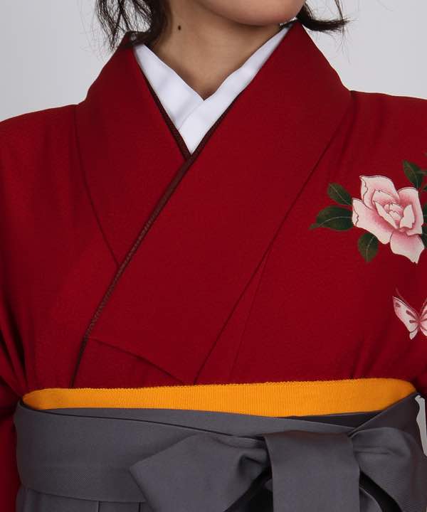 卒業式袴レンタル | 赤地に薔薇と蝶 花のグレー暈し袴