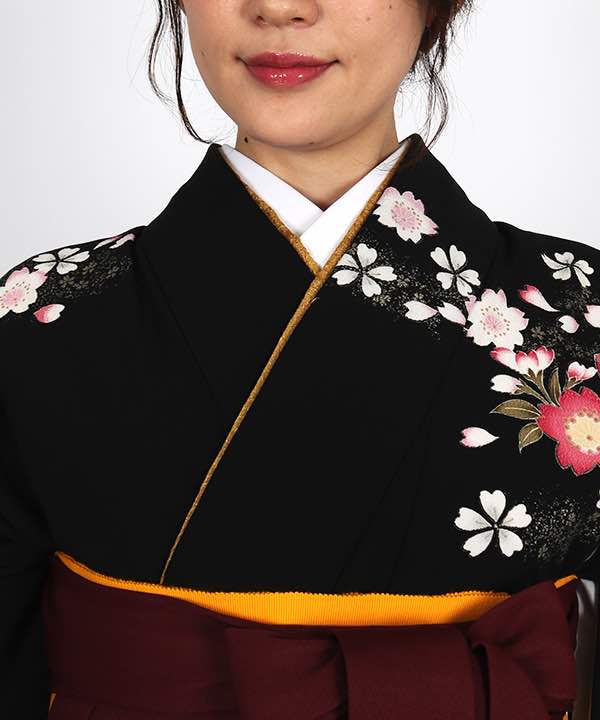 卒業式袴レンタル | 黒地に桜の花 臙脂袴