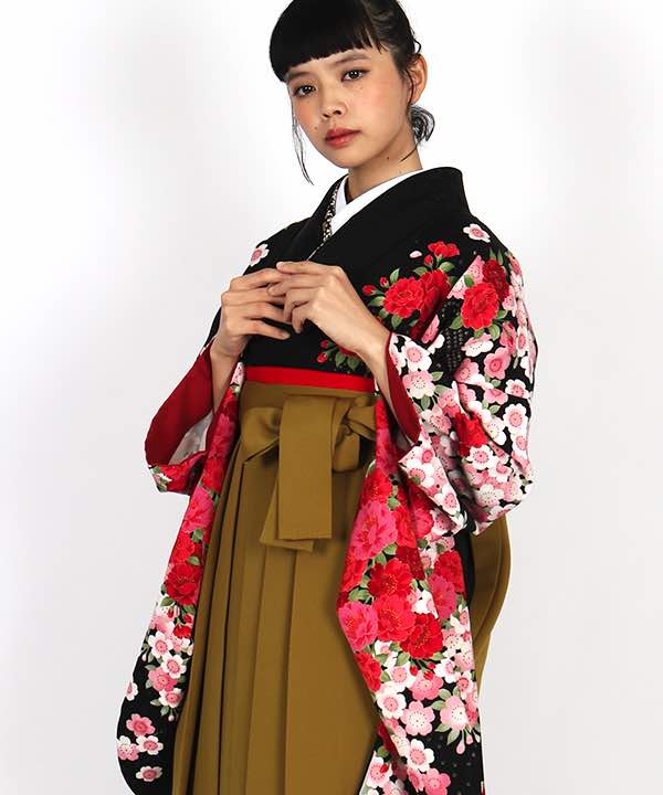 卒業式袴レンタル | 黒地に芍薬と桜 黄土色袴