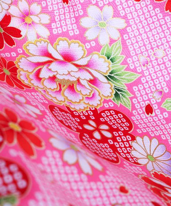 七五三(三歳)レンタル | ピンク地の総絞り調と花々 豪華白被布