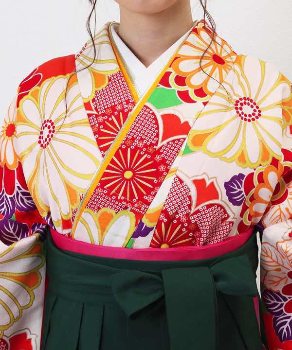 卒業式袴レンタル | 朱色に華麗な花柄 深緑刺繍袴