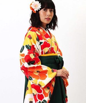 卒業式袴 | オレンジの椿 緑地桜刺繍袴