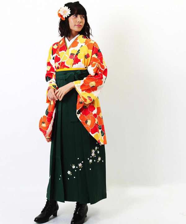 卒業式袴レンタル | オレンジの椿 緑地桜刺繍袴