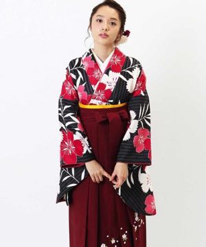 卒業式袴レンタル | 黒地になでしこ エンジ地桜刺繍袴