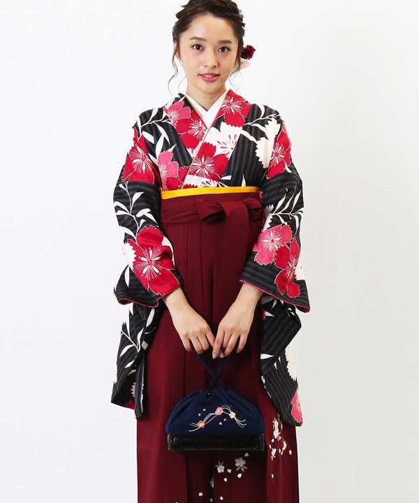 卒業式袴レンタル | 黒地になでしこ エンジ地桜刺繍袴