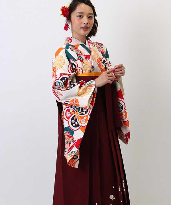 卒業式袴レンタル | 白地に梅と松と三角 刺繍入り臙脂袴(L)