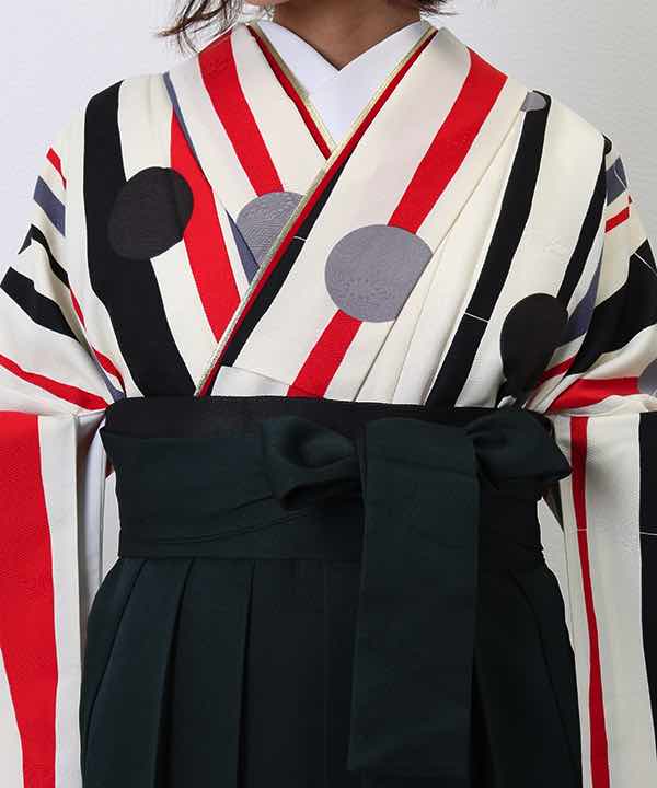 卒業式袴レンタル | 白地に三色の縞文様と水玉 刺繍入り深緑袴