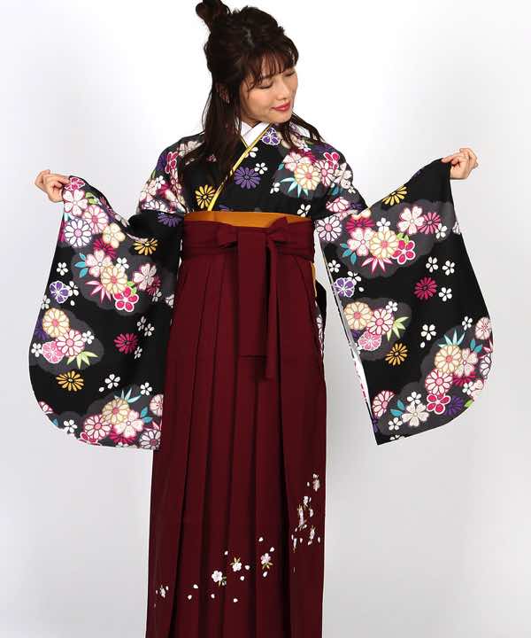 卒業式袴レンタル | 黒地に菊と桜 刺繍入り臙脂袴
