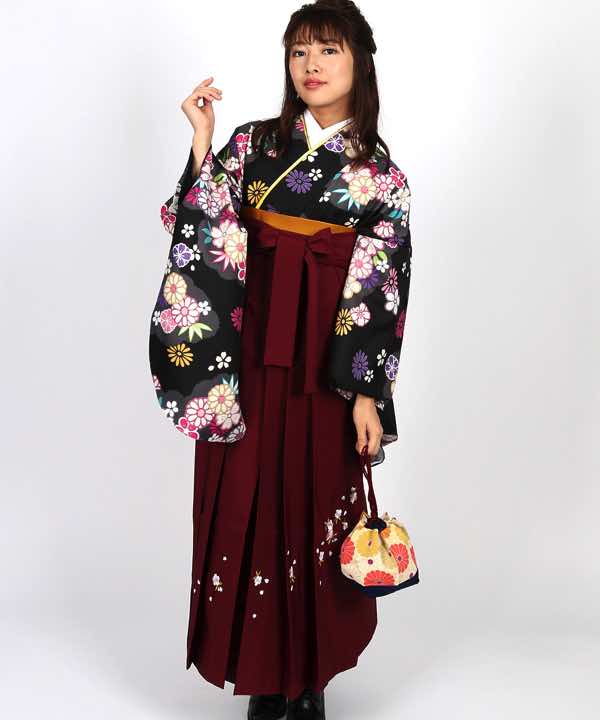 卒業式袴レンタル | 黒地に菊と桜 刺繍入り臙脂袴