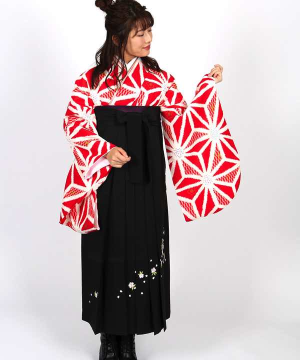 卒業式袴レンタル | 赤地に麻の葉 刺繍入り黒袴