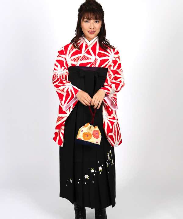 卒業式袴レンタル | 赤地に麻の葉 刺繍入り黒袴