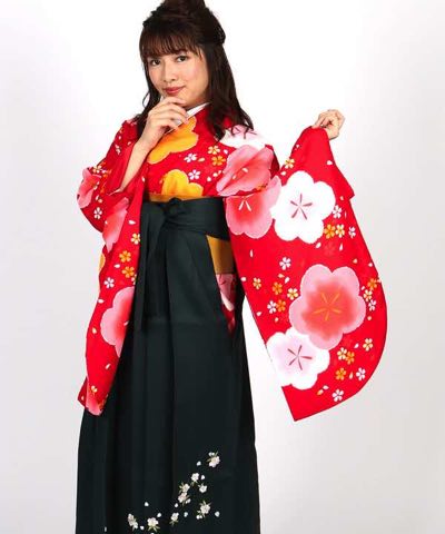 卒業式袴レンタル | 珊瑚朱色地に梅と桜 刺繍入り緑袴