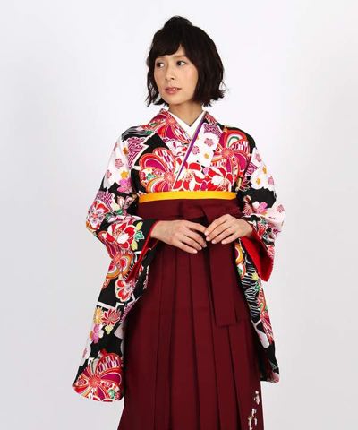 卒業式袴レンタル | 黒地に菊と桜と梅 刺繍入り臙脂袴