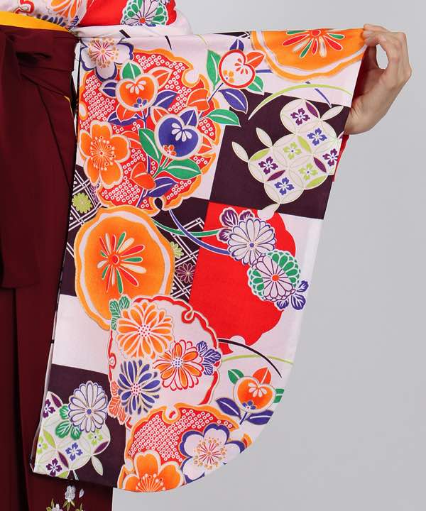 卒業式袴レンタル | 赤紫地に桜や菊 刺繍入り臙脂袴