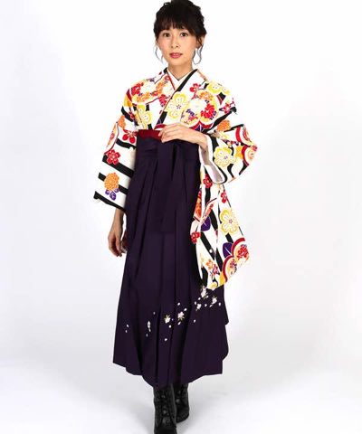 卒業式袴レンタル | 白地に黒ストライプと花々 刺繍入り紫袴